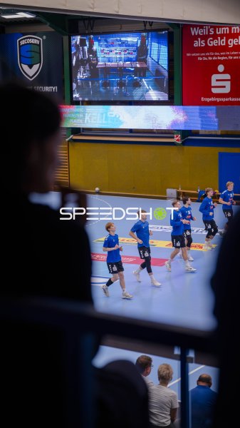 EHV Aue beim Aufwärmen in der Erzgebirgshalle