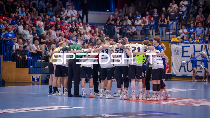 HC Elbflorenz Mannschaftskreis in der Erzgebirgshalle Aue