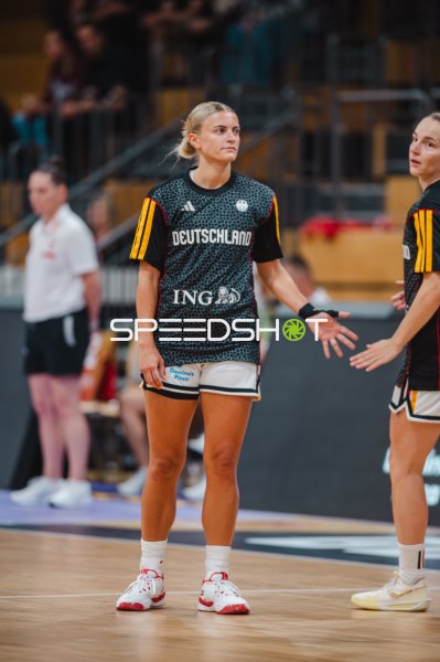 Alexandra Wilke (#3; Deutschland A-Natio DamenBB 2026) auf dem Parkett in Göttingen