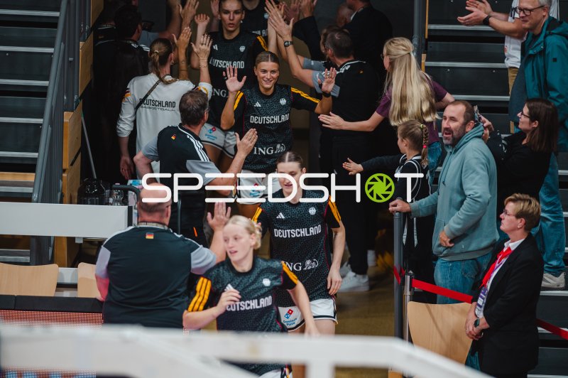 Alexandra Wilke (#3; Deutschland A-Natio DamenBB 2026) beim Einlaufen in Göttingen