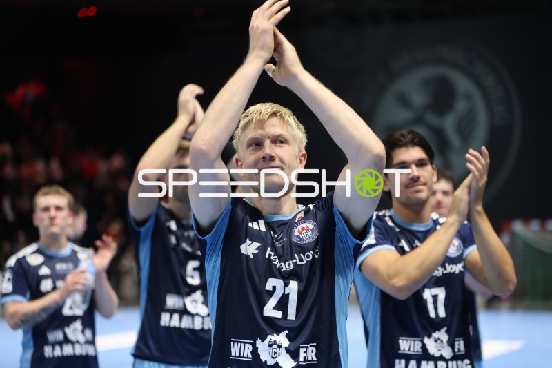 Frederik Bo Andersen (#21; HSV Hamburg) und Kaj Geenen (#17; HSV Hamburg) beim Jubel