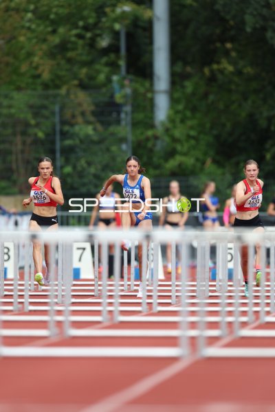 Verez Sola Jara (1672) und weitere Athletinnen im Hürdenlauf in Hannover
