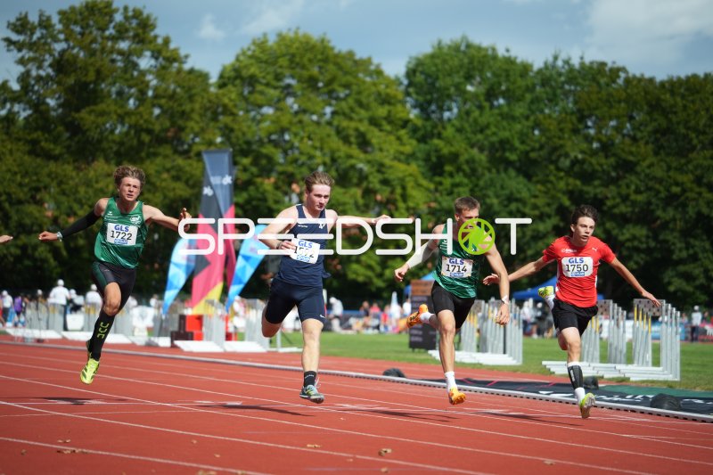 Merkel Andrej (1592), Jakob Günther (1722), Claudius Von Der Gönne (1714) und Tizian Schulte-Hillen (1750) im Sprintfinale in Hannover