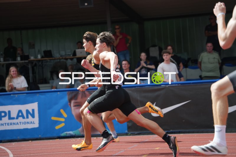 Startnummer 18 im Sprintduell auf der Tartanbahn in Hannover