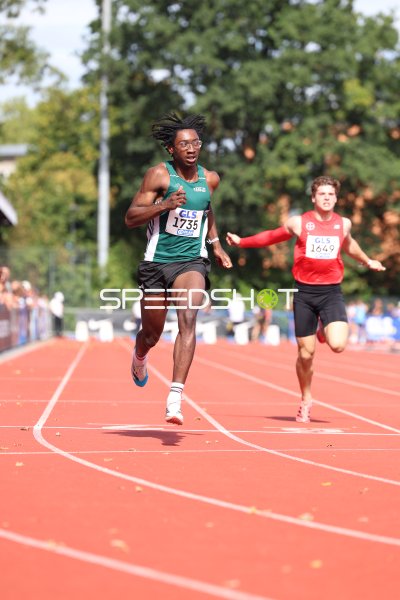 Agbo-Anih Victor (1735) im Sprint vor Lukas Wermann (1649) in Hannover