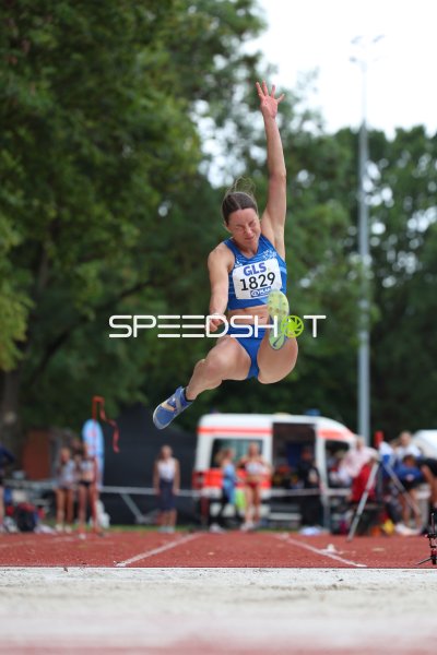 Mandy MÜNKLE (1829) im Weitsprung bei der Leichtathletik in Hannover