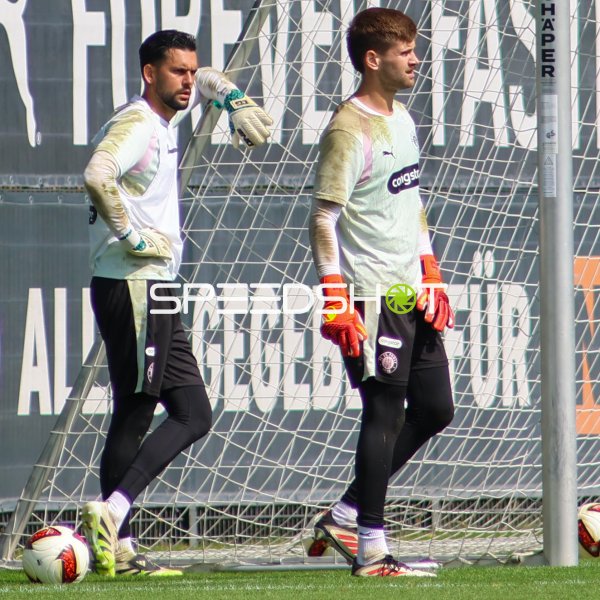 Dimitar Mitov und Ben Voll beim Training des FC St. Pauli