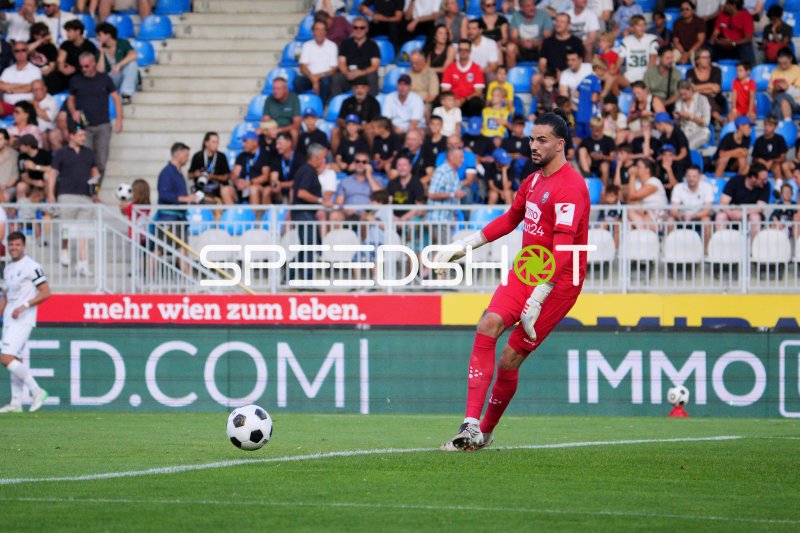 SKU Amstetten Torwart beim Abschlag im Hohe-Warte-Stadion