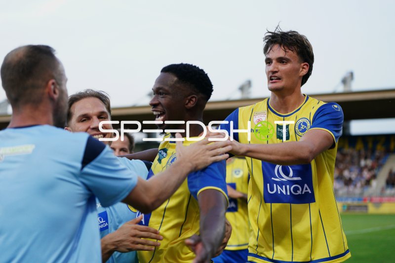 Philipp Breit und Christoph Monschein feiern Tor für First Vienna FC