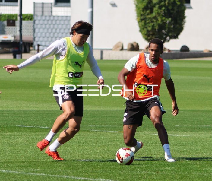 Youssoupha Niang (#7; FC St. Pauli) bei seinem ersten Training für seinen neuen Verein, den FC St. Pauli