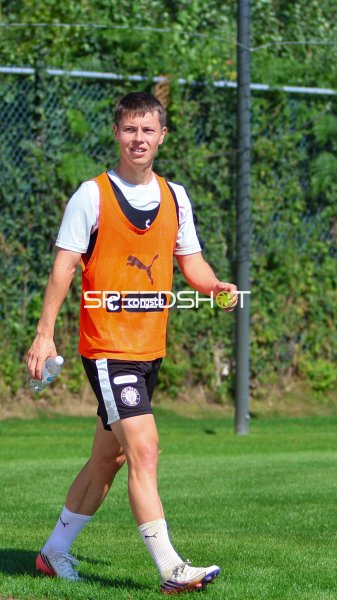 Mathias Rasmussen beim Training des FC St. Pauli in Hamburg