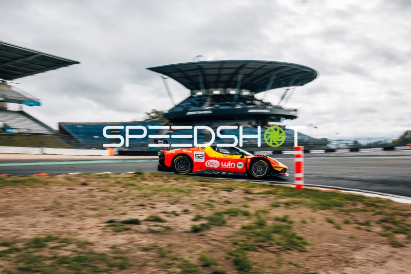 Ferrari #52 mit Croky/Win-Livery am Nürburgring