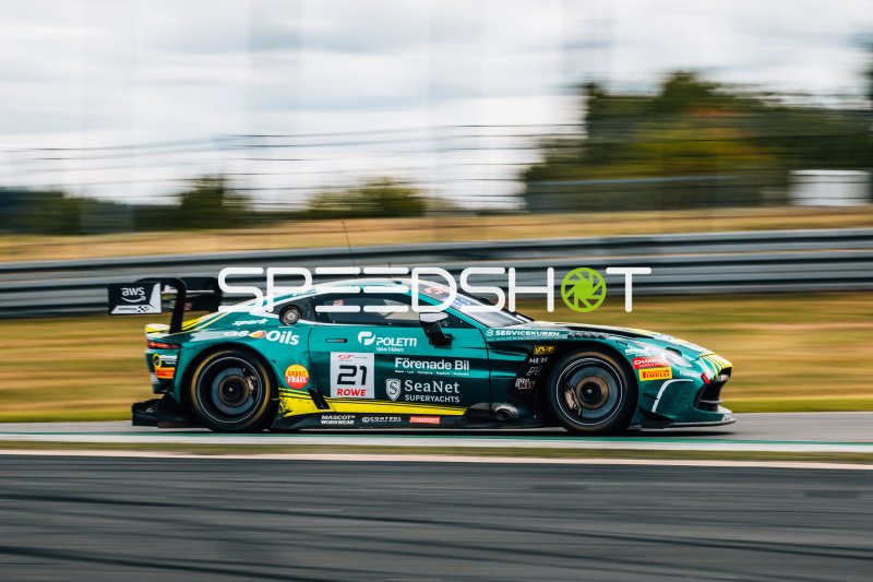 Aston Martin Vantage GT3 #21 auf dem Nürburgring