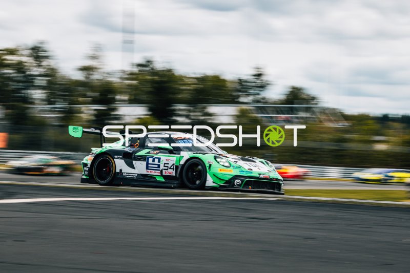 Porsche 911 GT3 R #54 von ROWE Racing am Nürburgring