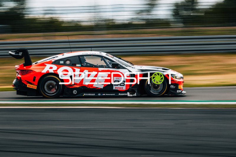 BMW M4 GT3 #98 von ROWE Racing am Nürburgring
