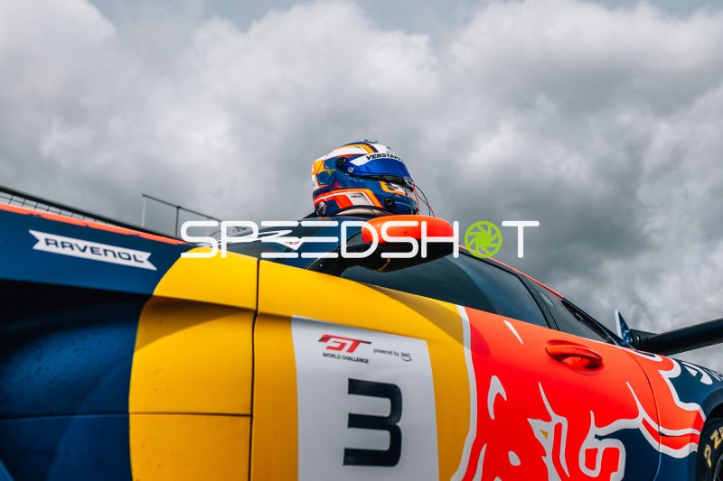 GT World Challenge #3 – Fahrer im Red-Bull-Cockpit am Nürburgring