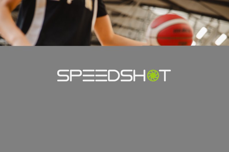 TuS Lichterfelde Spielerin mit Basketball in der Sömmeringhalle