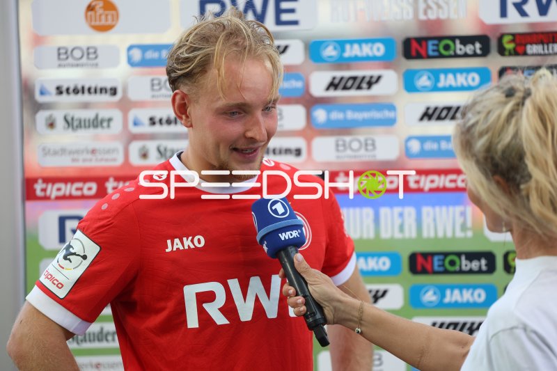 Spieler von Rot-Weiss Essen gibt WDR-Interview