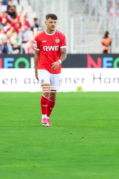 Spieler von Rot-Weiss Essen auf dem Spielfeld