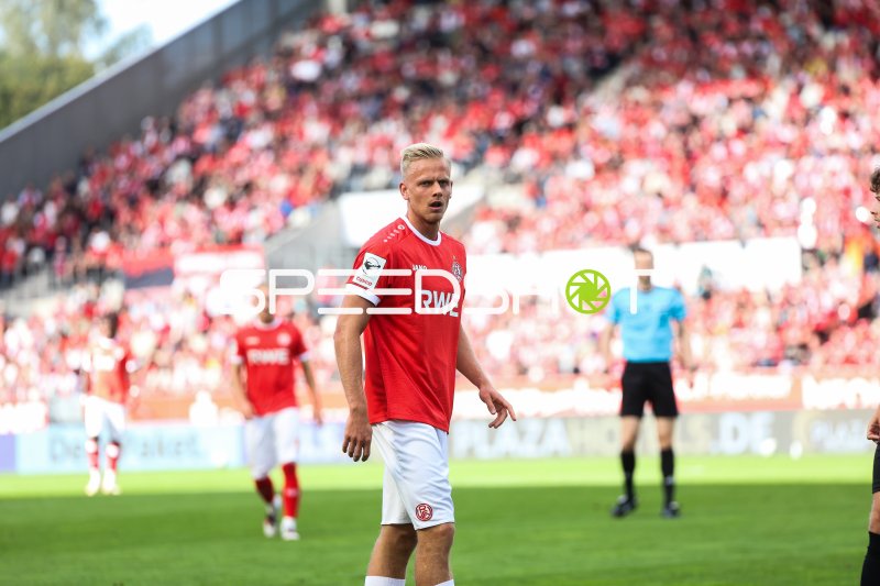 Spieler von Rot-Weiss Essen in Spielsituation