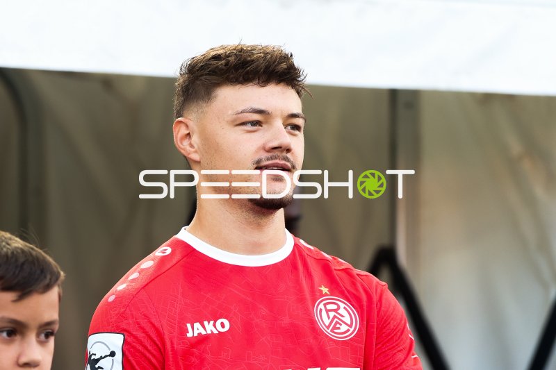 Spieler von Rot-Weiss Essen im Porträt vor dem Spiel