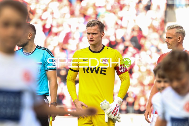 Jakob Golz (#1; Rot-Weiss Essen) vor dem Spiel