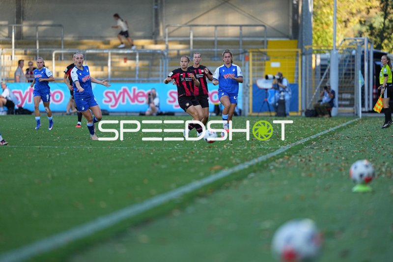 Paulina Platner und Marlene Müller im Zweikampf gegen TSG Hoffenheim