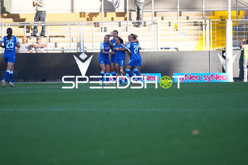 Chiara Hahn, Vanessa Diehm und Marie Steiner feiern Tor für TSG Hoffenheim