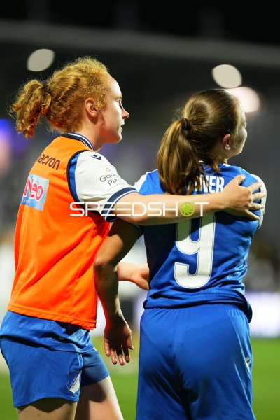 Marie Steiner (#9; TSG Hoffenheim) im Zweikampf mit Hoffenheim-Torhüterin