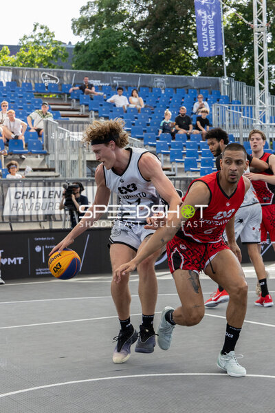 Dribbling und Verteidigung beim FIBA 3x3 Hamburg Challenger