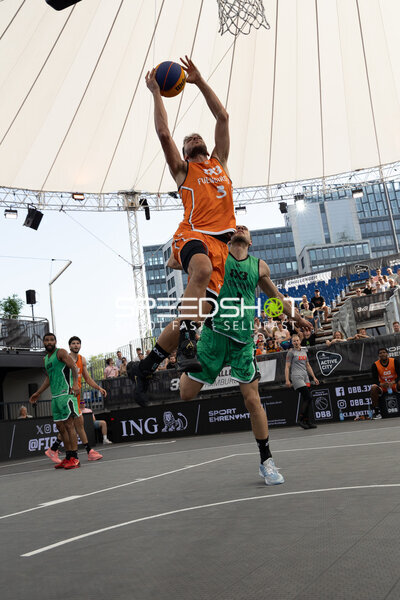 Dunk von 3; Fuengirola ESP gegen 3; Bochum SPARKASSE GER