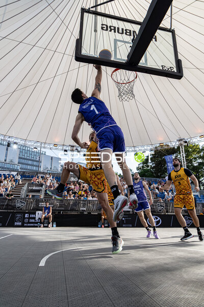 Dunk von 1; Toulouse FRA in der Active City Arena