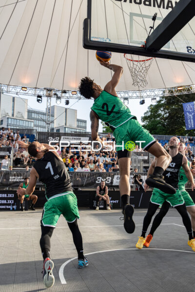 Dunk von 2; Aachen GER gegen 1; Los Angeles USA und 4; Los Angeles USA