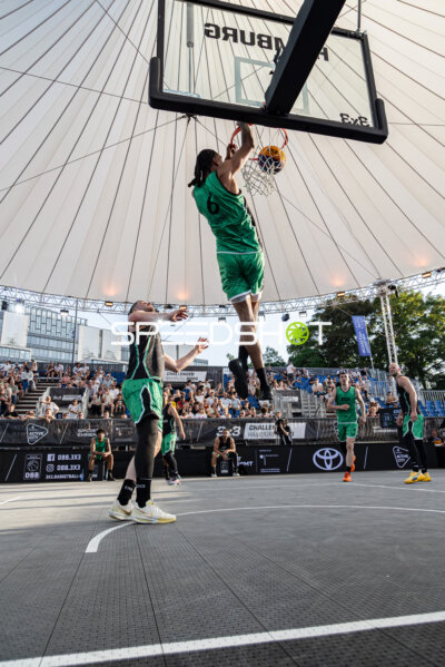 Dunk von 06; Aachen GER in der Active City Arena