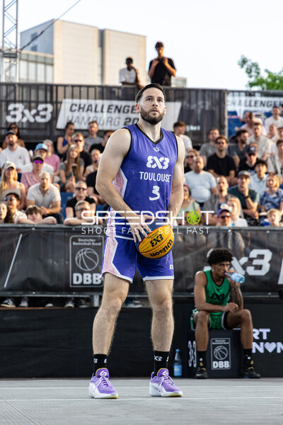 Wurfvorbereitung von 3; Toulouse FRA in der Active City Arena