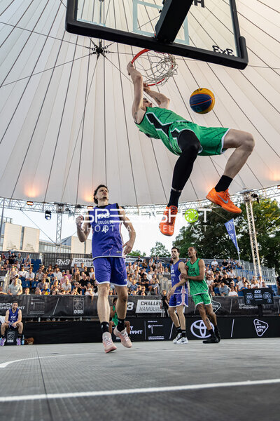 Dunk von 00; Aachen GER über 4; Toulouse FRA