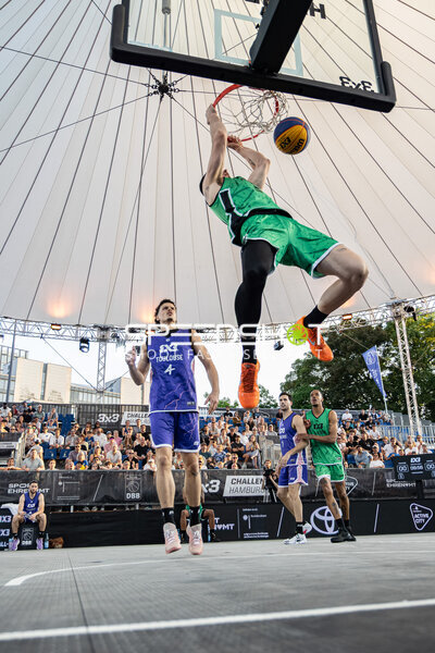 Dunk von 00; Aachen GER über 4; Toulouse FRA