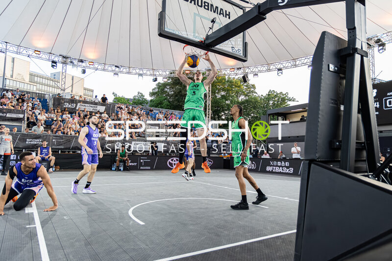 Dunk von 3; Aachen GER in der Active City Arena
