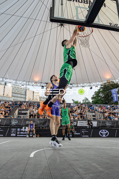 Dunk von 00; Aachen GER in der Active City Arena