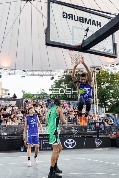 Dunk von 2; Toulouse FRA in der Active City Arena
