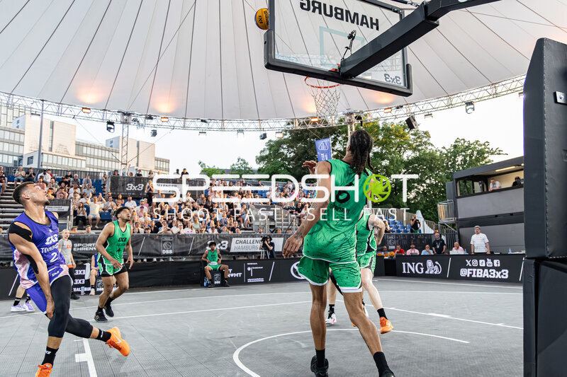 Wurf von Kostja Mushidi (11; Aachen GER) beim FIBA 3x3 Hamburg Challenger