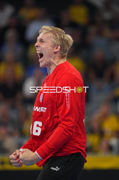 Bertram Obling (#16; VfL Gummersbach) jubelt lautstark
