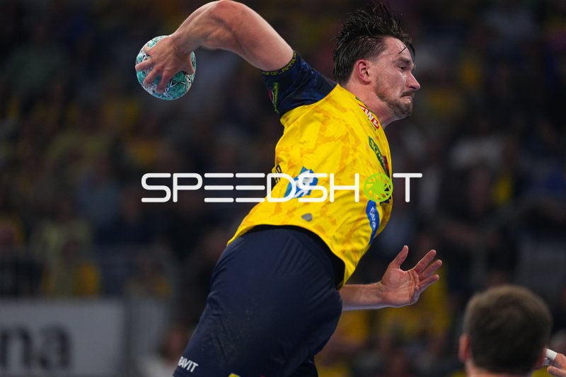 Robert Timmermeister (#7; Rhein Neckar Löwen) beim Sprungwurf