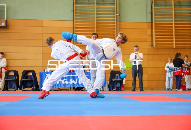 Karate-Kumite: Fausttechnik trifft Kopfschutz beim Wettkampf in Eckernförde