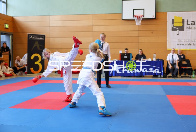 Kumite-Duell zweier Karateka beim Turnier in Eckernförde