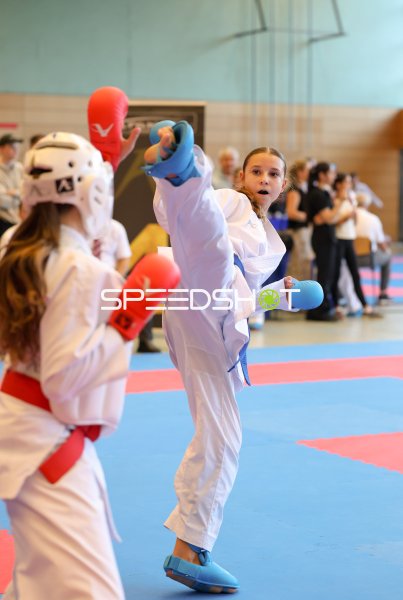 Karate-Kumite: Hochkick-Aktion beim Turnier in Eckernförde