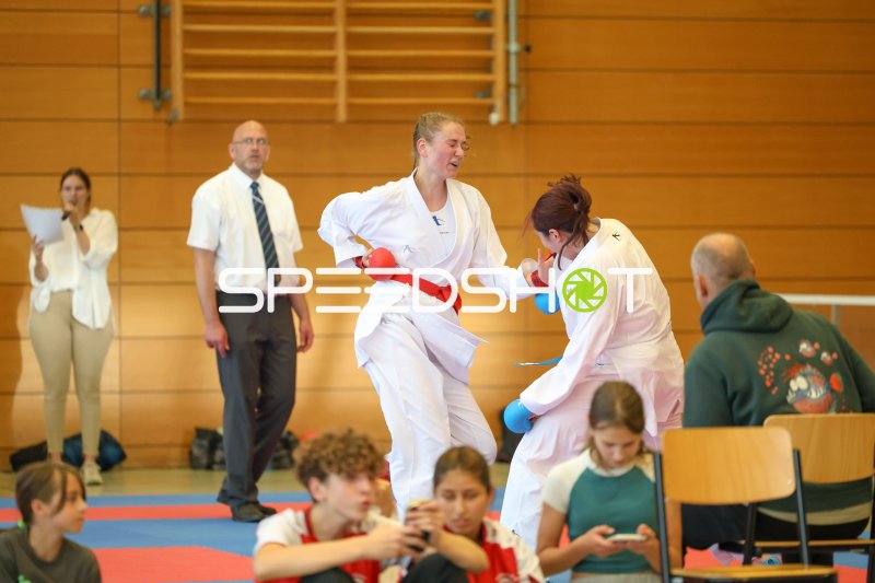Kumite-Duell zweier Karateka beim Turnier in Eckernförde