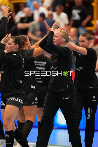 Lena Sophia Degenhardt (#8; HSG Bensheim/Auerbach) mit emotionalem Jubel
