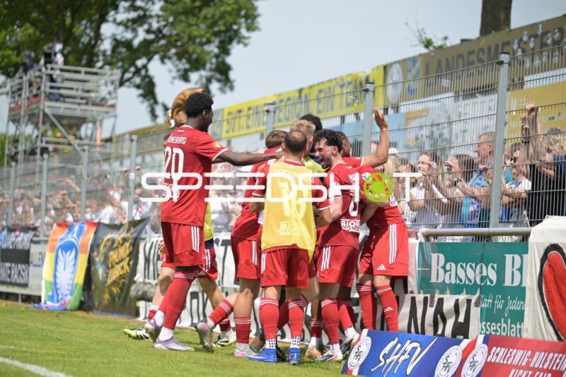 Jubel am Spielfeldrand