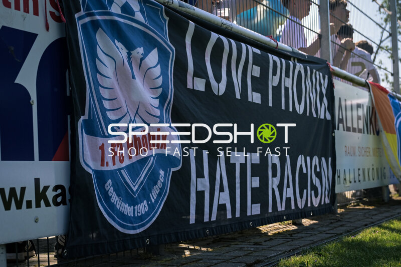 Banner gegen Rassismus